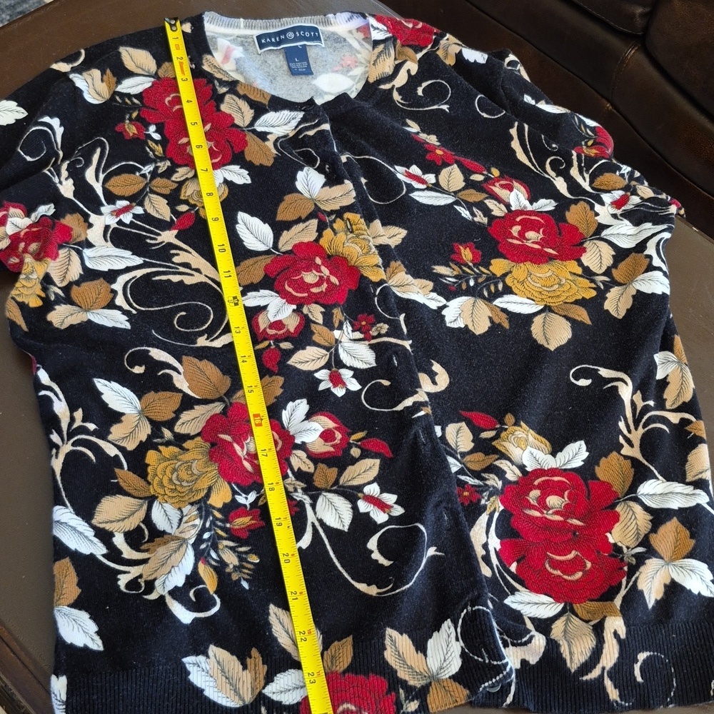 Karen Scott Light Weight Full Button Floral Cardigan/Sweater.(#1668A) Sz.L - Picture 10 of 11